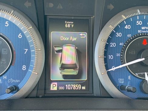 Used 2017 Toyota Sienna XLE Premium AWD/4WD image 35