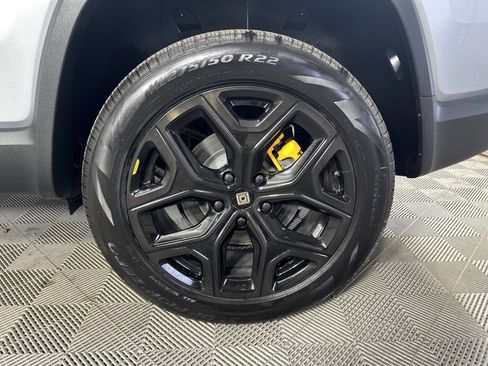 Used 2023 Rivian R1S Adventure image 10