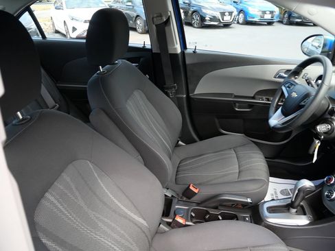 Used 2018 Chevrolet Sonic LT FWD image 28