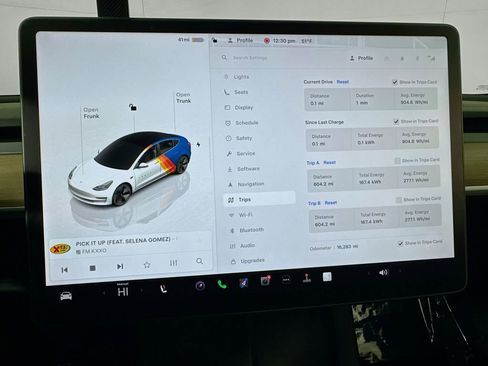 Used 2023 Tesla Model 3 Standard Range image 53