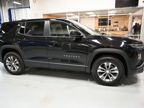 New 2026 Chevrolet Equinox LT w/ Convenience Package II image 4