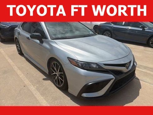 Used 2024 Toyota Camry SE FWD image 1