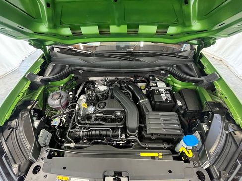 New 2025 Volkswagen Taos SE image 29