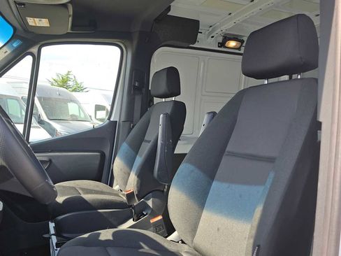 Used 2025 Mercedes-Benz Sprinter 2500 image 24