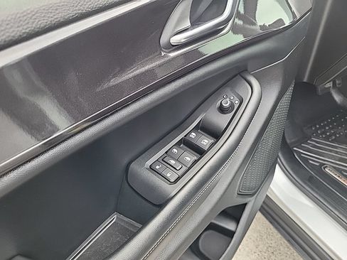 Used 2023 Jeep Grand Cherokee L Laredo AWD/4WD image 6