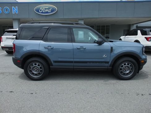 Used 2024 Ford Bronco Sport Outer Banks AWD/4WD image 2