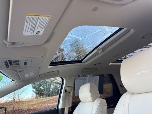 Used 2022 Buick Enclave Avenir image 33