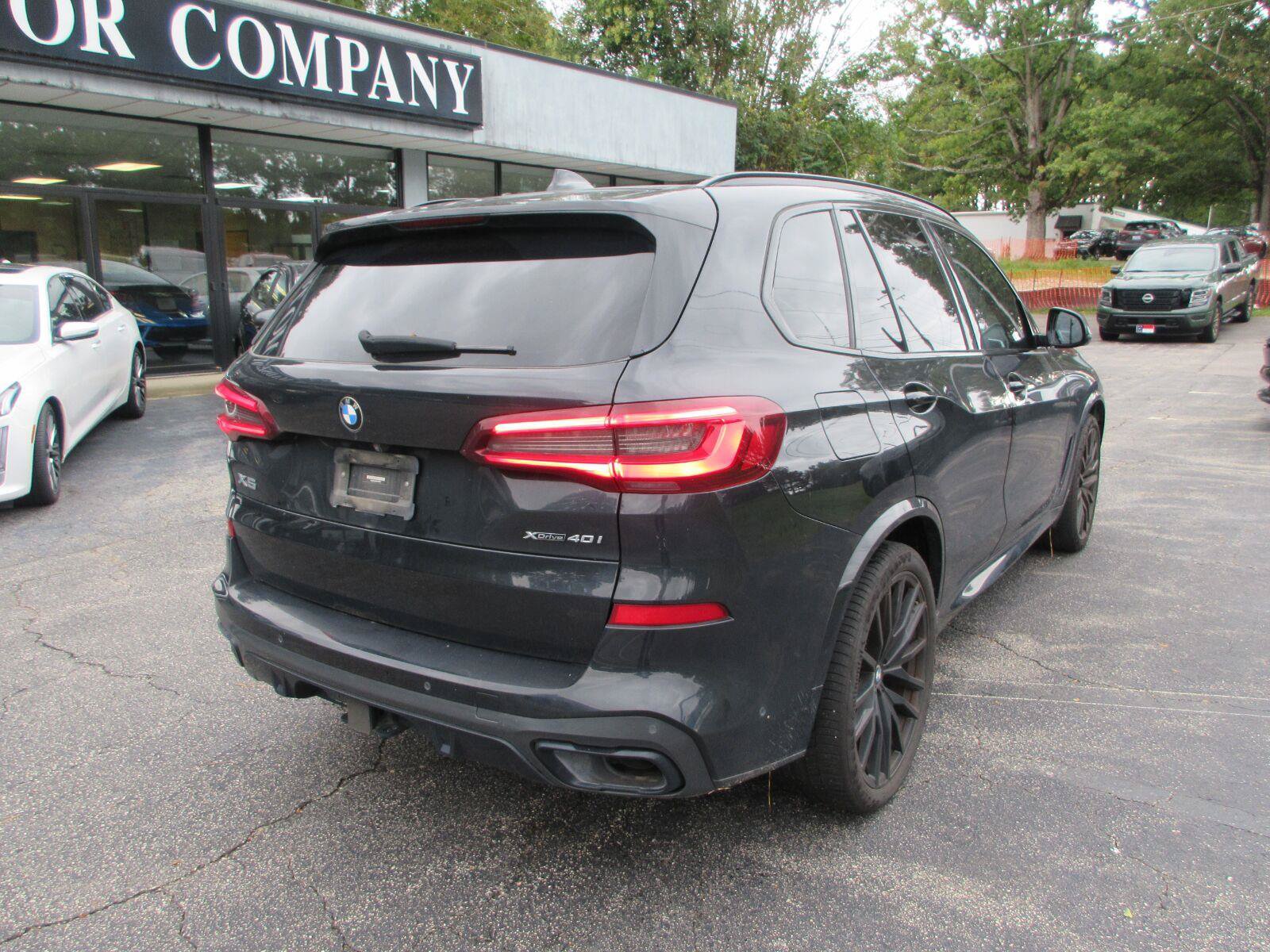 Used 2022 BMW X5 xDrive40i w/ M Sport Package AWD/4WD image 5