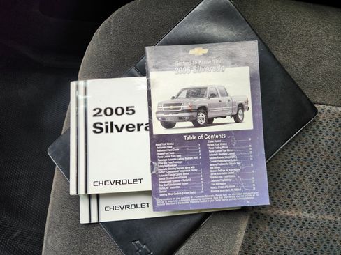 Used 2005 Chevrolet Silverado 2500 W/T image 16