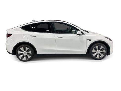 Certified 2023 Tesla Model Y Long Range AWD/4WD image 7