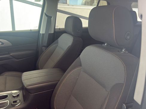 Used 2019 Chevrolet Traverse LT FWD image 7
