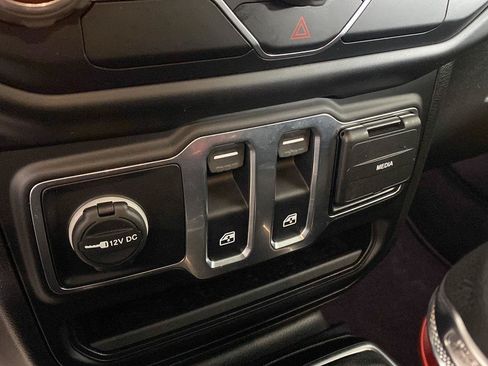 Used 2019 Jeep Wrangler Sport AWD/4WD image 5