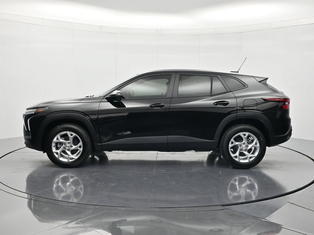 New 2026 Chevrolet Trax LS w/ LS Convenience Package FWD image 8