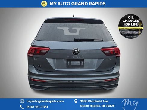 Used 2023 Volkswagen Tiguan SE image 6