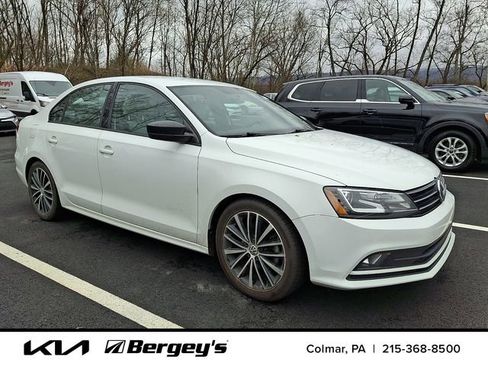 Used 2016 Volkswagen Jetta Sport w/ Lighting Package image 3