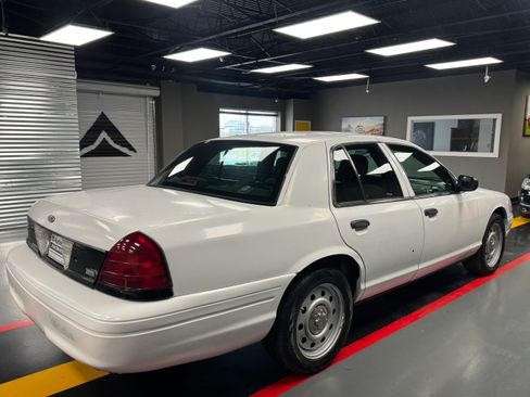 Used 2009 Ford Crown Victoria Police Interceptor RWD image 4