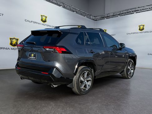 Used 2024 Toyota RAV4 SE image 5