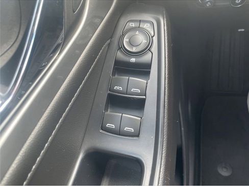 Used 2023 Chevrolet Traverse LT AWD/4WD image 32