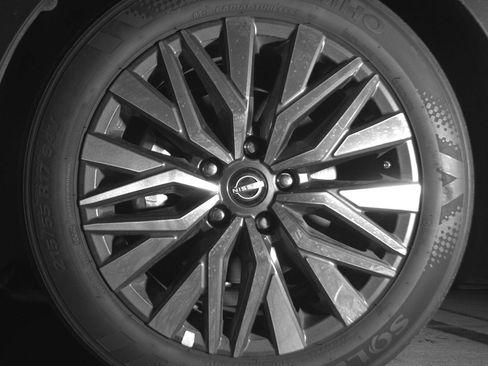 Used 2025 Nissan Altima 2.5 SV image 12