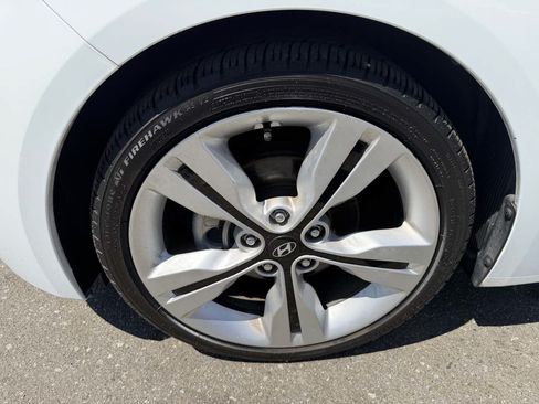 Used 2016 Hyundai Veloster w/ Option Group 02 FWD image 8