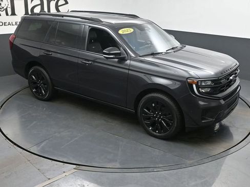 Used 2025 Ford Expedition Platinum w/ Stealth Appearance Package AWD/4WD image 50