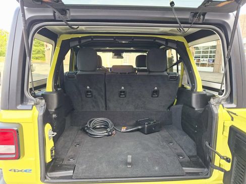 Used 2024 Jeep Wrangler Unlimited w/ Convenience Group AWD/4WD image 14