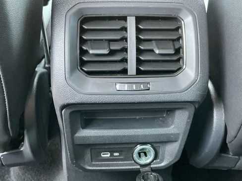 Certified 2023 Volkswagen Tiguan SE FWD image 17