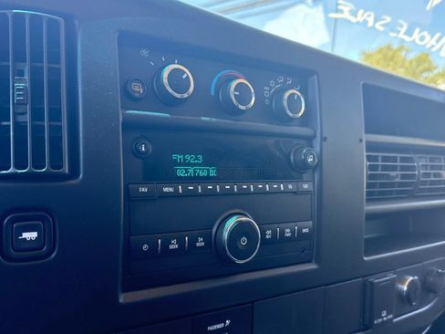 Used 2017 Chevrolet Express 2500 RWD image 19
