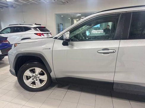 Used 2020 Toyota RAV4 XLE w/ Convenience Package AWD/4WD image 9