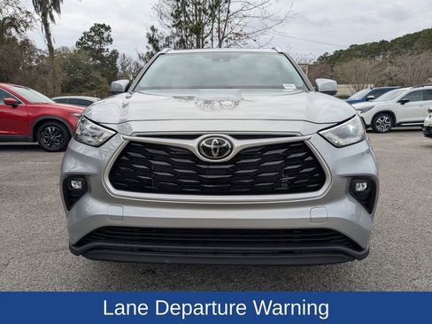 Used 2022 Toyota Highlander XLE image 9
