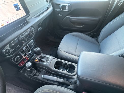 Used 2025 Jeep Wrangler Unlimited Sport S 4xe AWD/4WD image 27