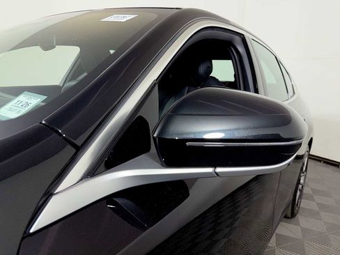 Used 2026 BMW i5 eDrive40 w/ Premium Package image 30