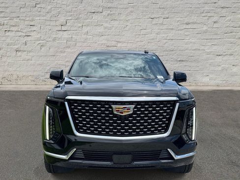 Used 2025 Cadillac Escalade Premium Luxury AWD/4WD image 7