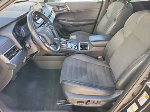 Used 2024 Mitsubishi Outlander SE image 5