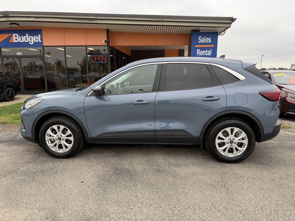 Used 2024 Ford Escape Active AWD/4WD image 2