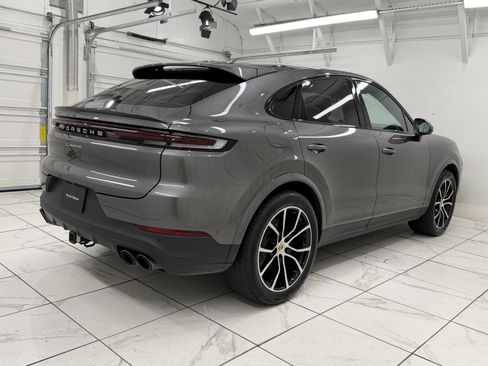 Used 2024 Porsche Cayenne Coupe AWD/4WD image 11