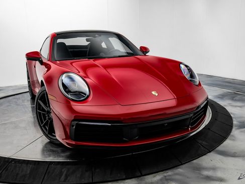 Used 2024 Porsche 911 Carrera w/ Premium Package image 20