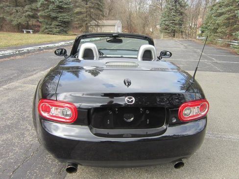 Used 2011 MAZDA MX-5 Miata Grand Touring w/ Premium Pkg image 6