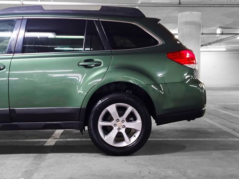 Used 2013 Subaru Outback 2.5i Premium image 15