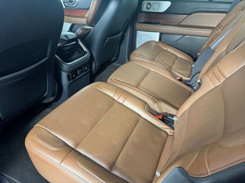 Used 2023 Lincoln Navigator Reserve AWD/4WD image 14