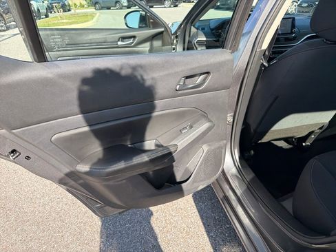 Used 2024 Nissan Altima 2.5 SV FWD image 19
