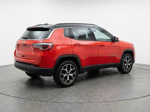 Used 2025 Jeep Compass Limited AWD/4WD image 9