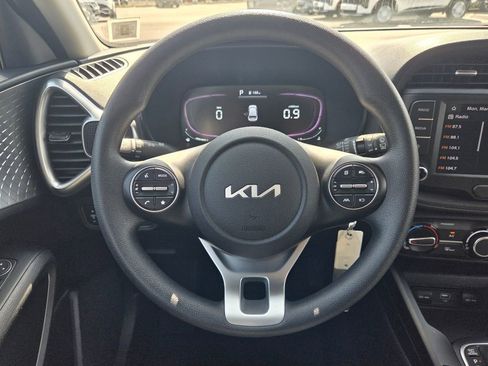 Used 2023 Kia Soul LX w/ LX Technology Package image 14