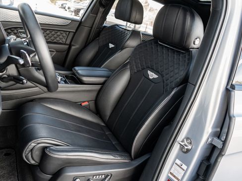 Certified 2022 Bentley Bentayga AWD/4WD image 27