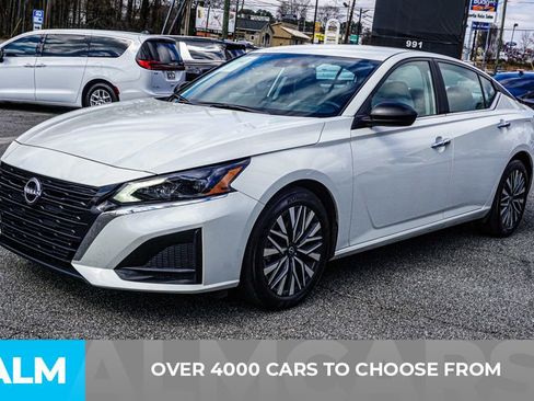 Used 2025 Nissan Altima 2.5 SV image 3