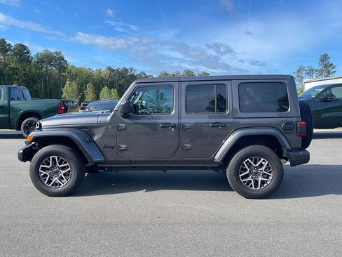 Certified 2025 Jeep Wrangler Unlimited Sahara AWD/4WD image 4