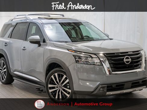 Used 2023 Nissan Pathfinder Platinum w/ Lighting Package (N93) AWD/4WD image 1
