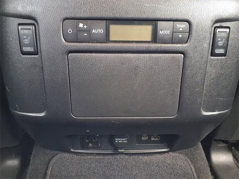 Used 2021 Nissan Armada Platinum w/ Captain's Chairs Package image 11