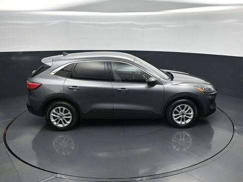 Used 2022 Ford Escape SE FWD image 33