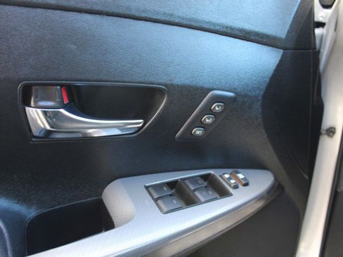 Used 2013 Toyota Venza XLE image 23